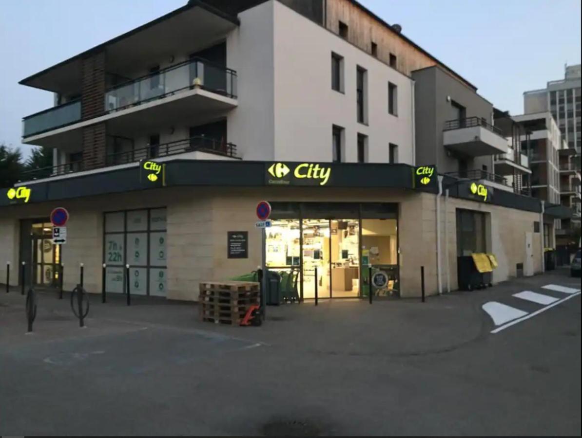 Logement A Brive, Proche Centre-Ville Et Gare, Avec Climatisation - Internet Fibre - Stationnements Gratuit Bagian luar foto
